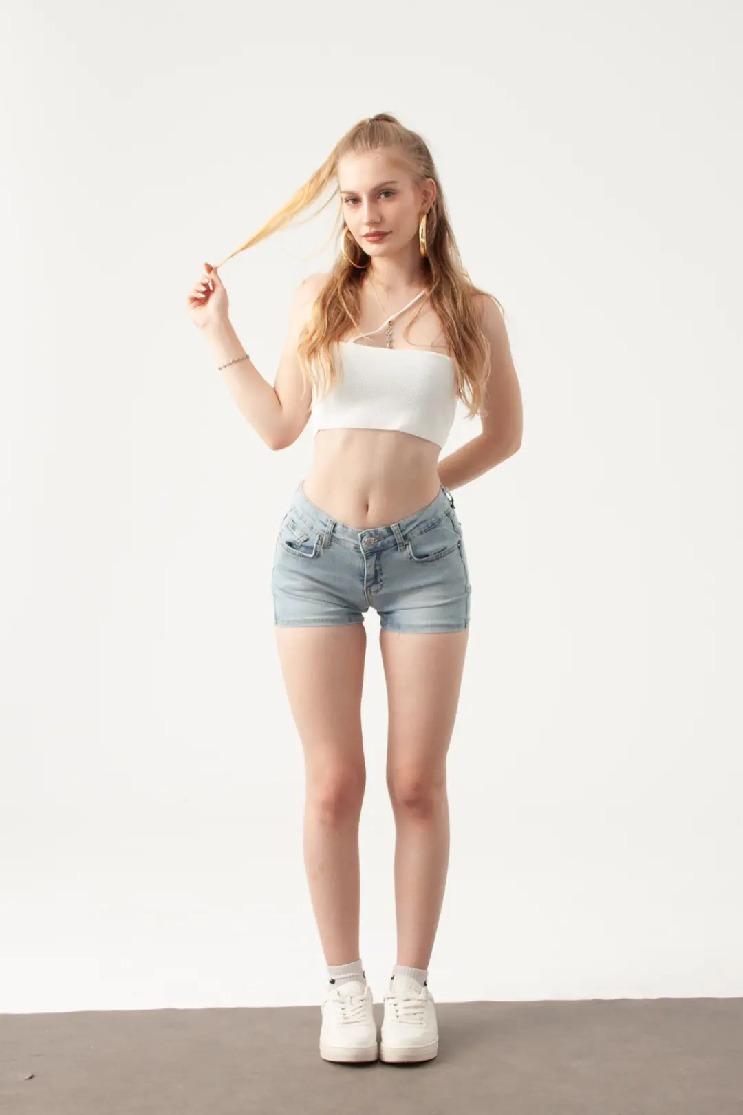 Ürün görseli: Buz Mavi Mini Denim Şort