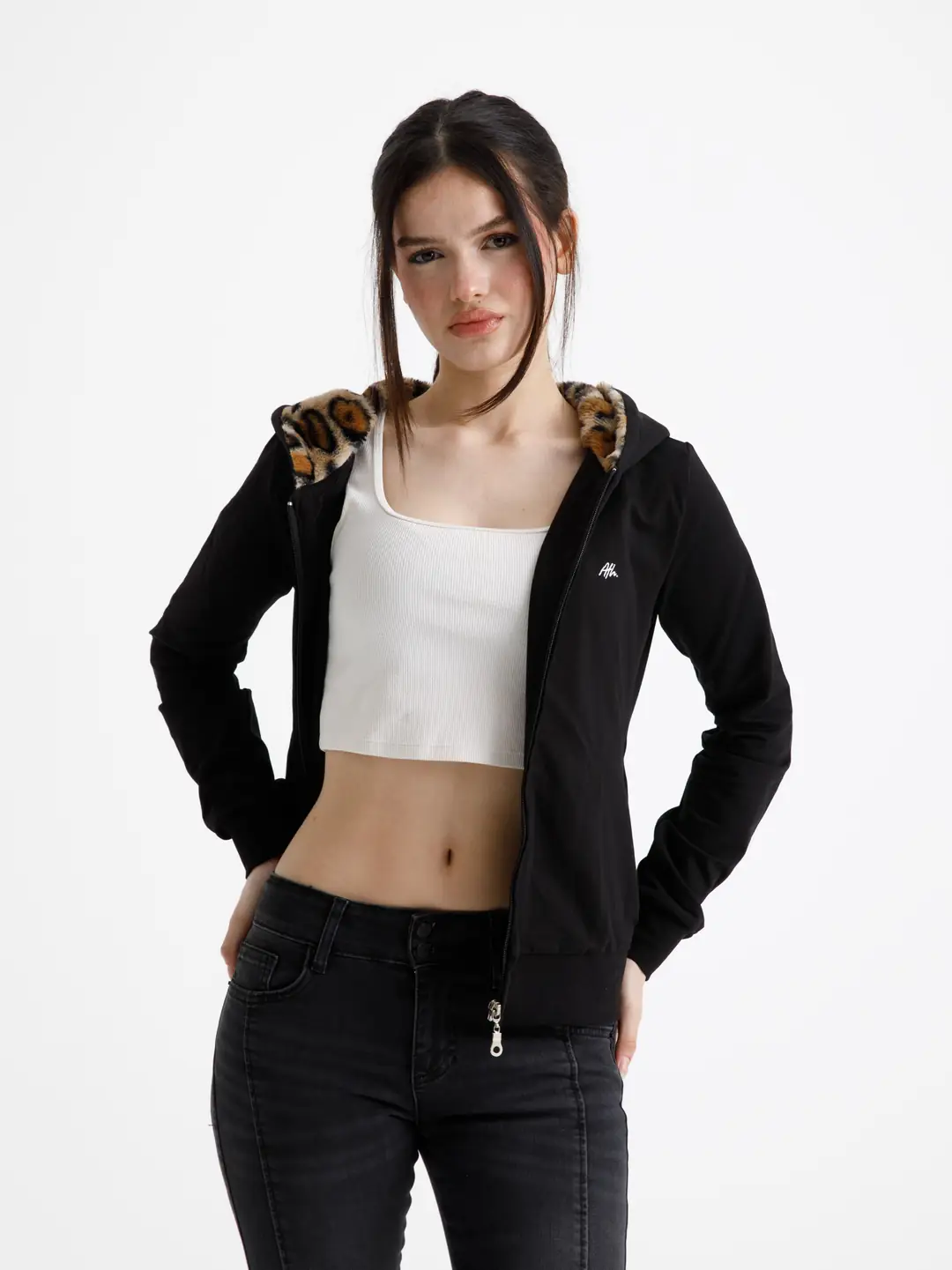 Siyah Vücuda Oturan Leoparlı Yazlık Zip-Hoodie