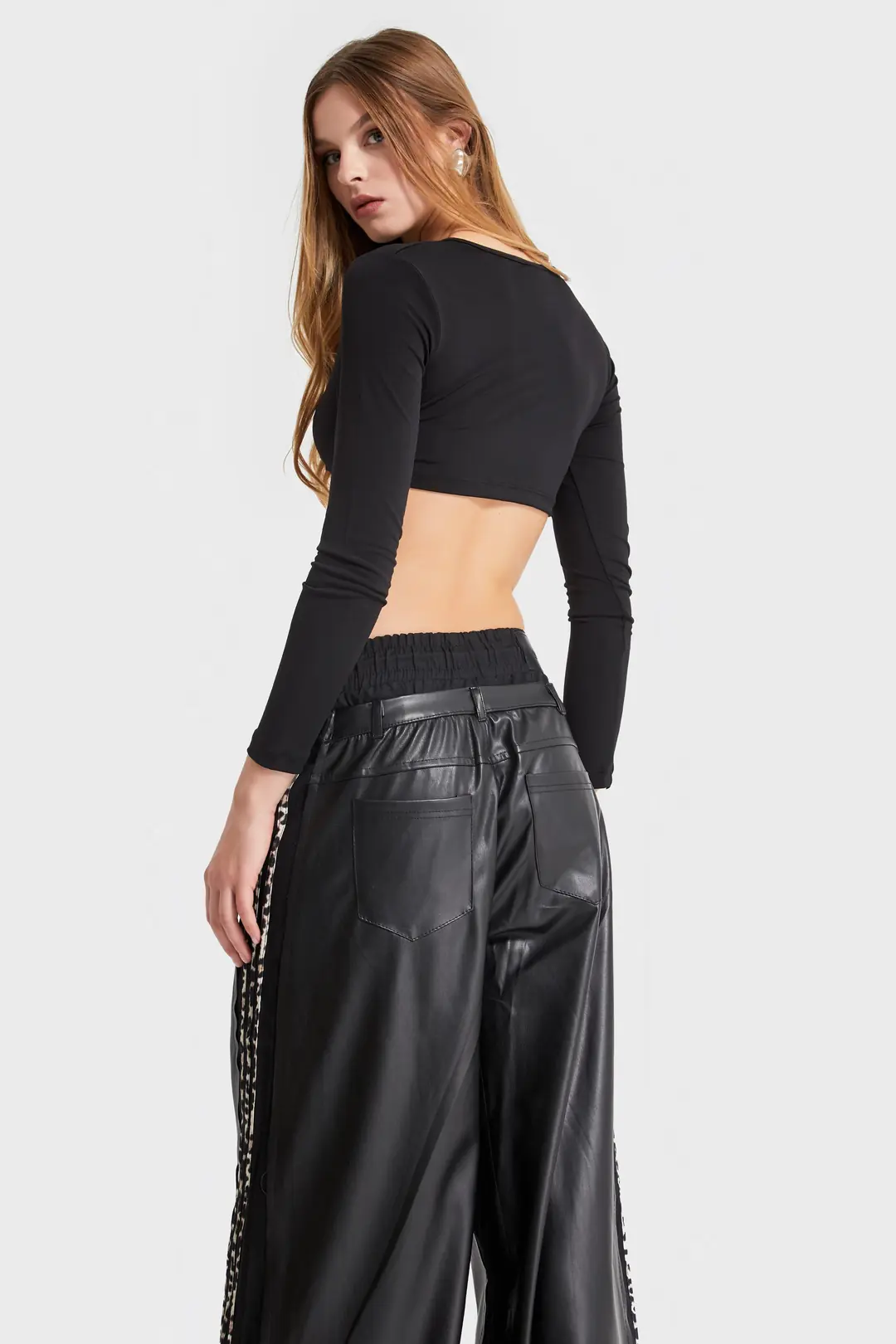Siyah Uzun Kollu Premium Kumaş Crop-Top