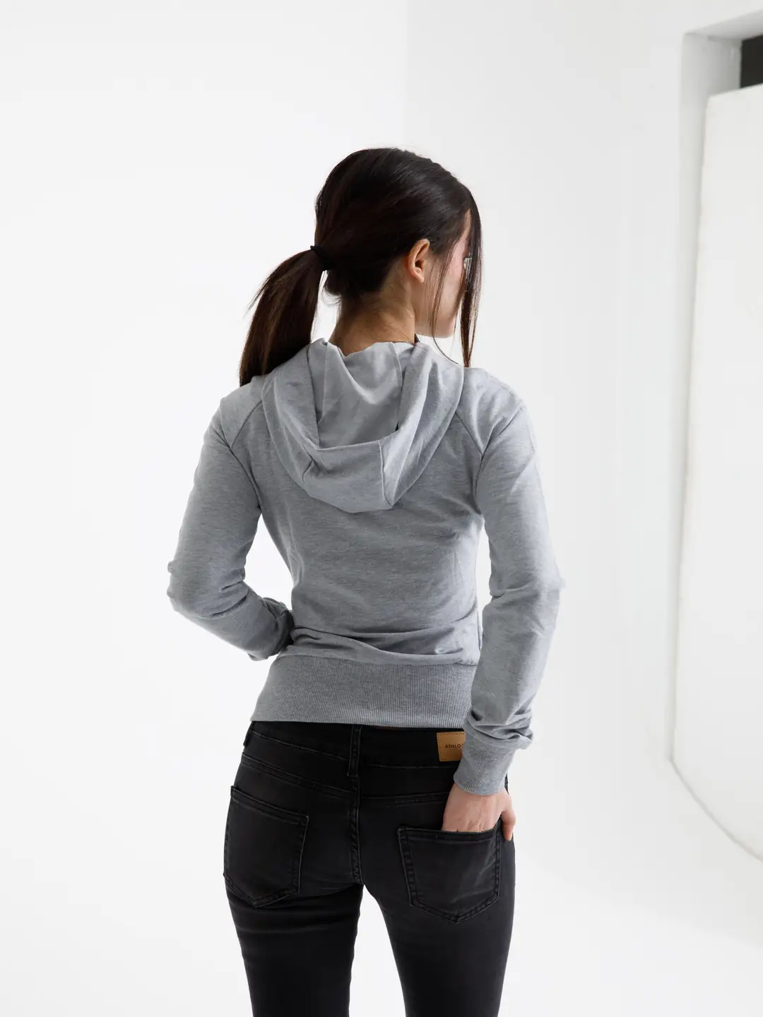 Gri Vücuda Oturan Yazlık Zip-Hoodie