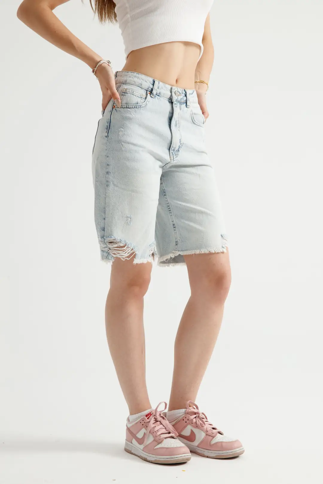 Pasifik Mavi Yırtıklı Mom Fit Şort