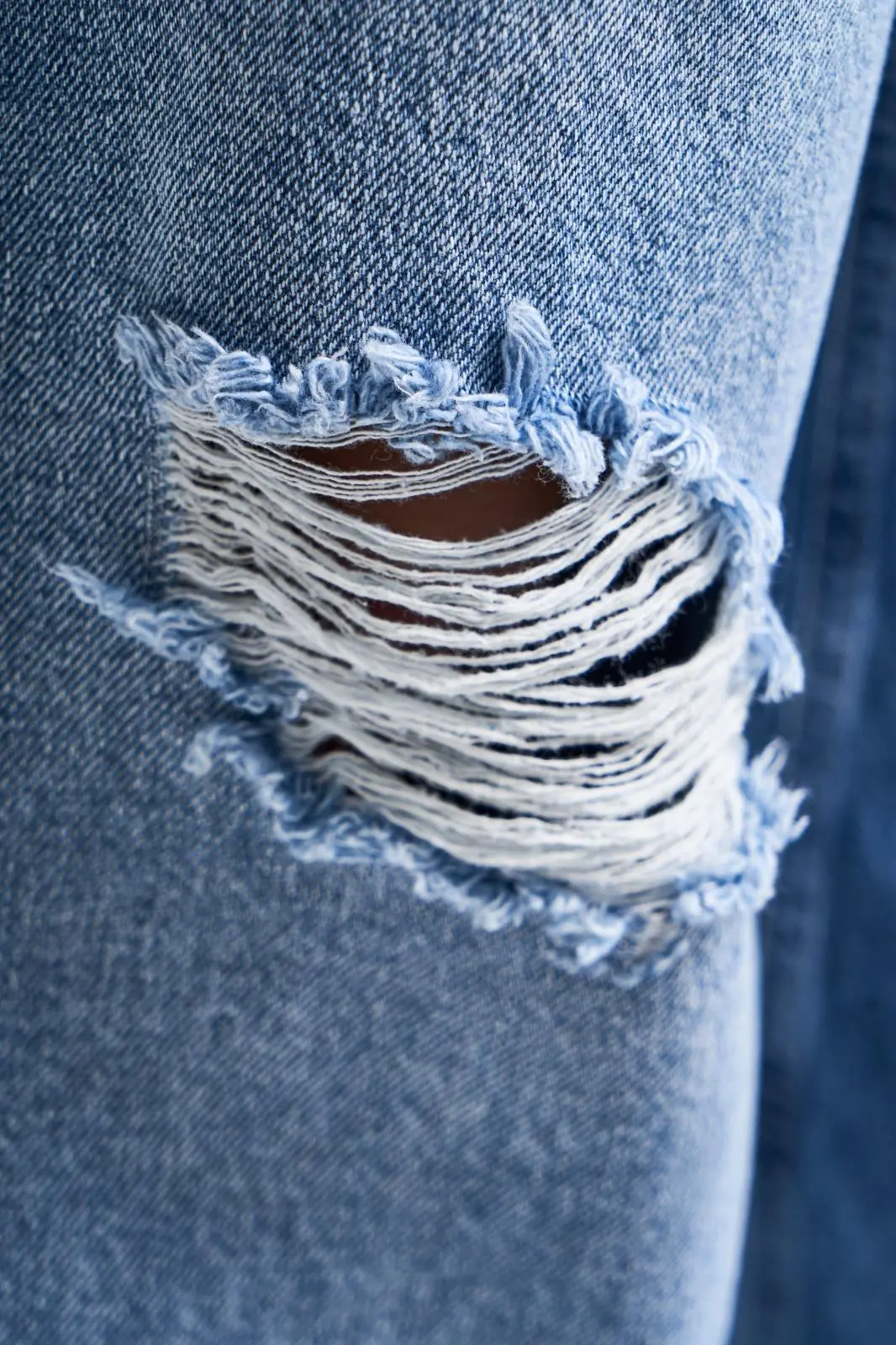 Mavi Yırtıklı Kemer Detay Wide Leg Jean