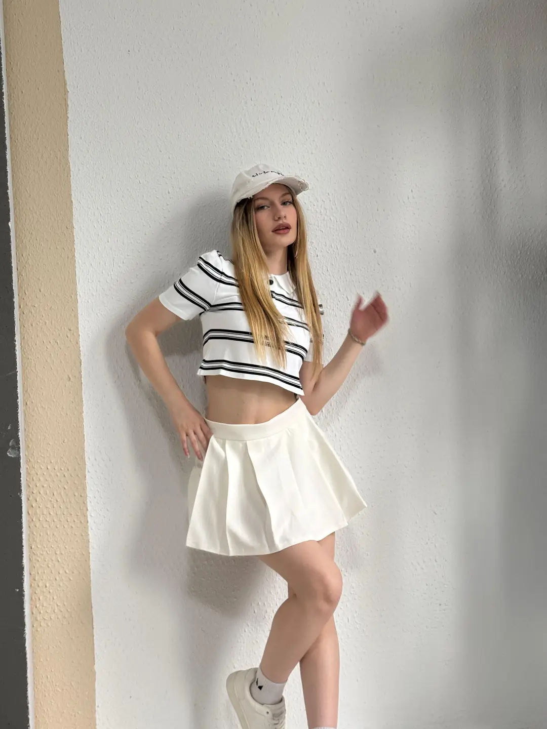 Beyaz Çizgili Polo Yaka Crop T-Shirt