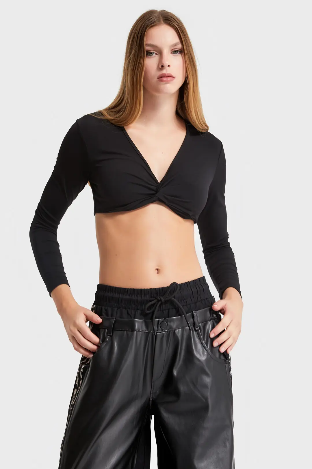 Siyah Uzun Kollu Premium Kumaş Crop-Top