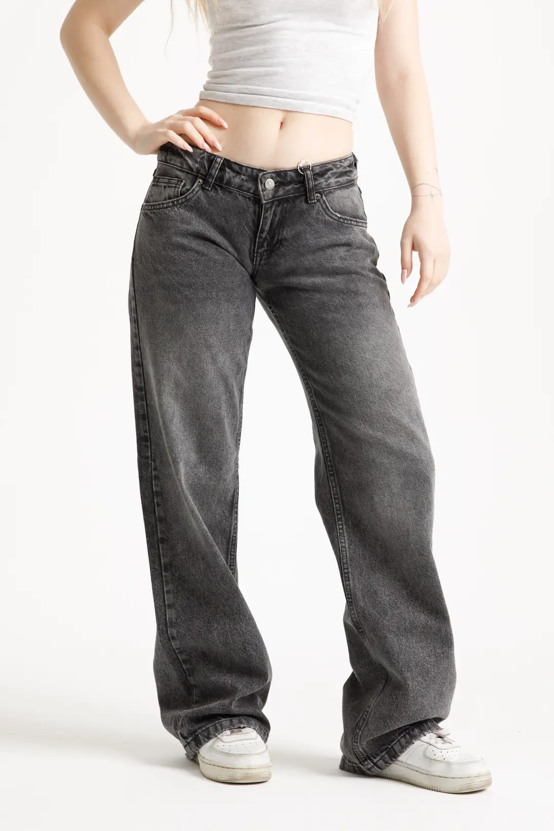 Ürün görseli: Gri Düşük Bel Straight Jean