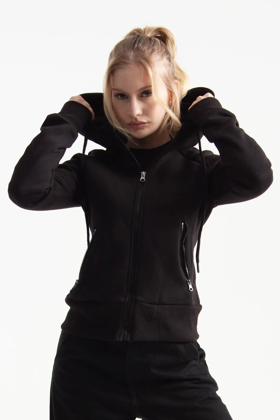 Siyah Vücuda Oturan Kışlık Zip-Hoodie