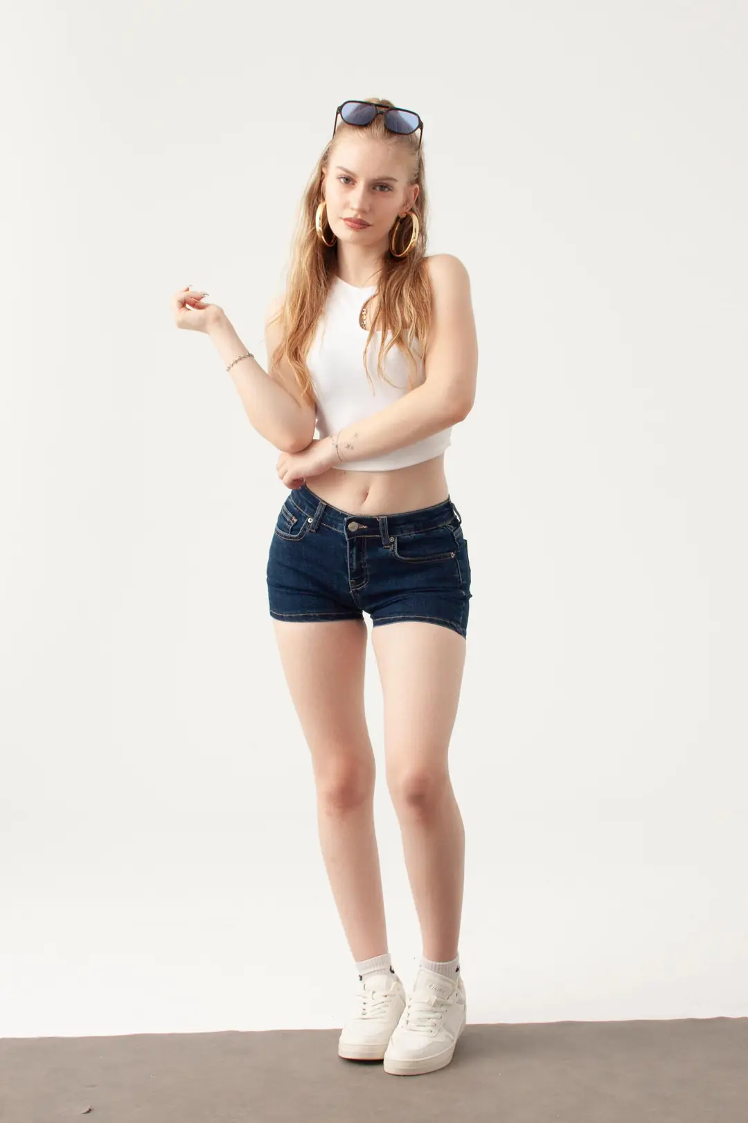 Ürün görseli: K. Kot Rengi Mini Denim Şort