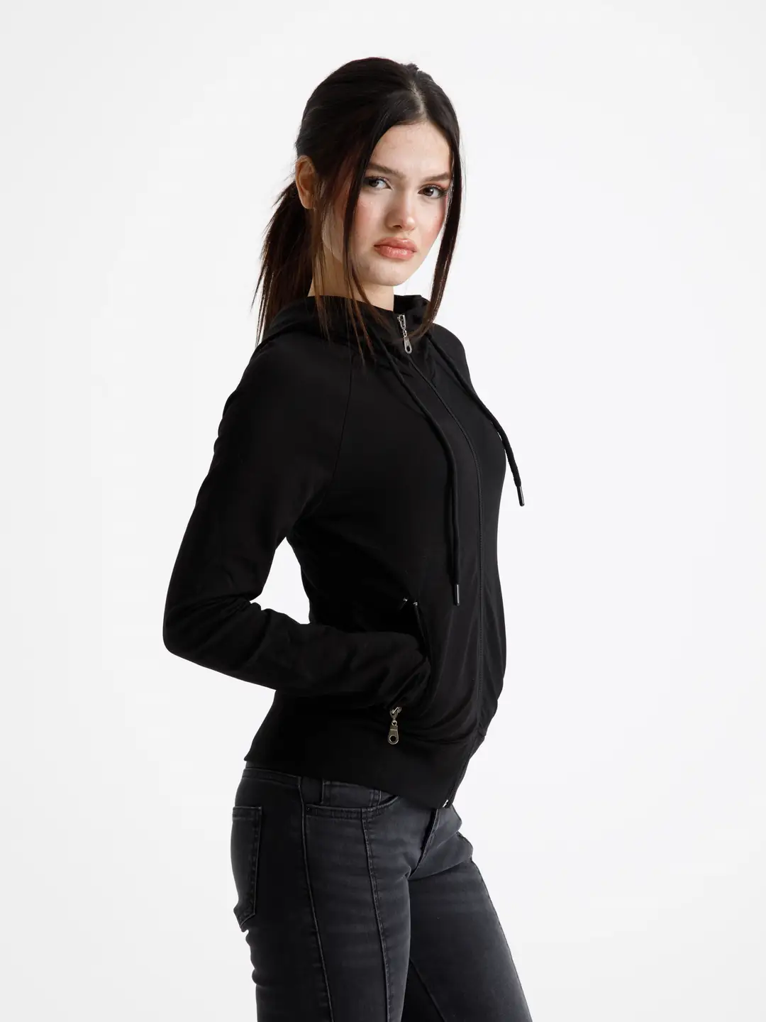 Siyah Vücuda Oturan Yazlık Zip-Hoodie