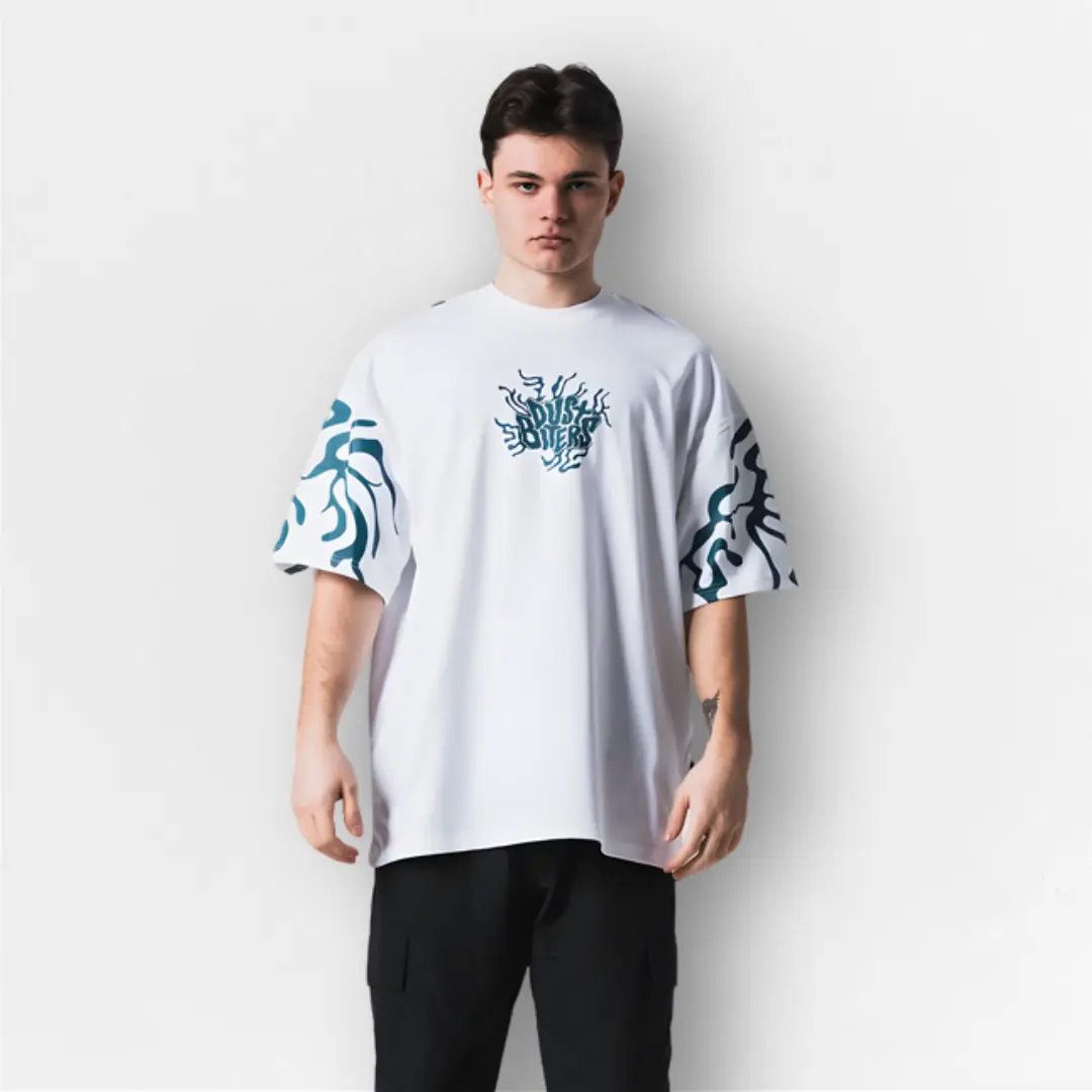 Ürün görseli: Beyaz Dust Biters Baskılı Unisex Oversize Tişört