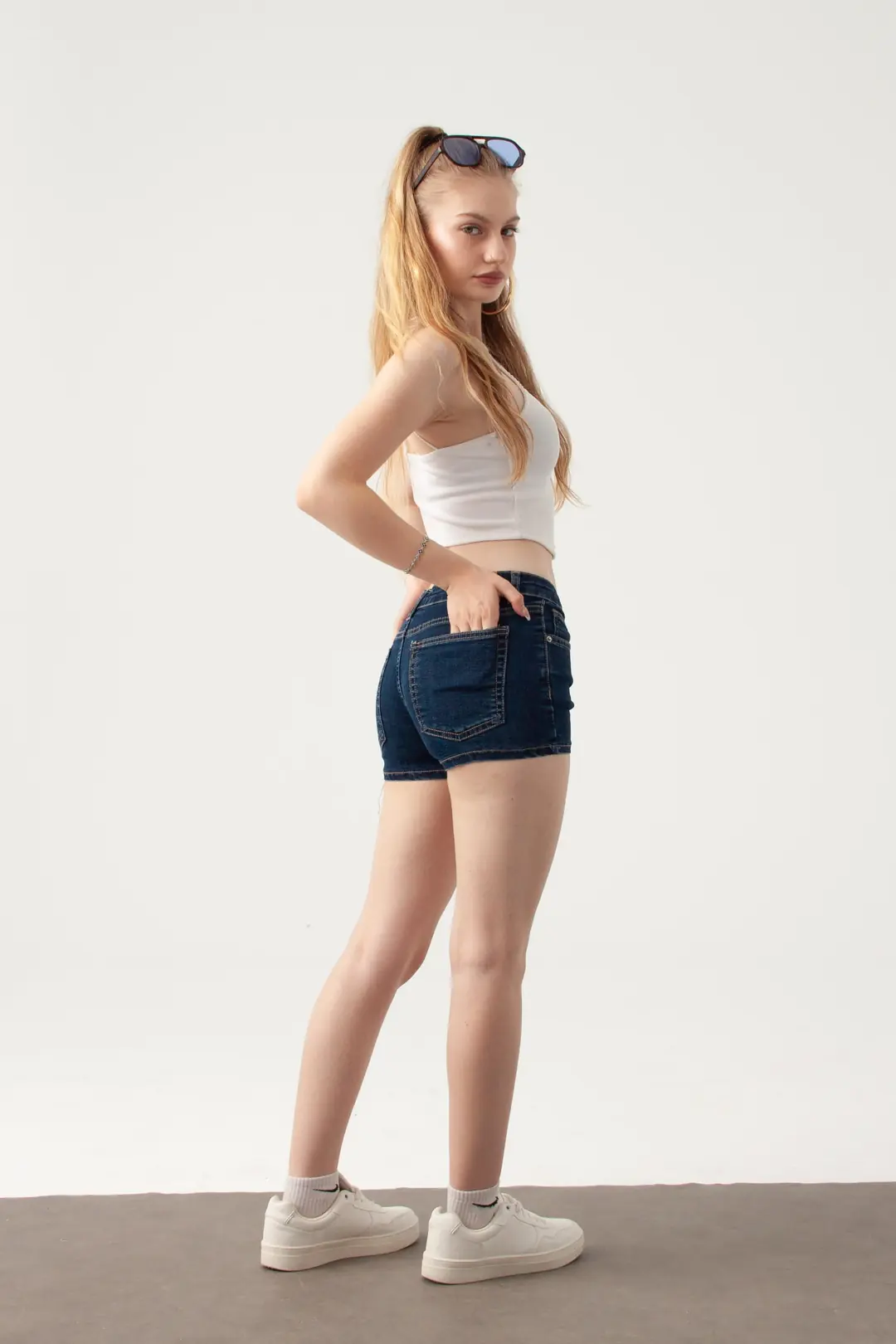 K. Kot Rengi Mini Denim Şort