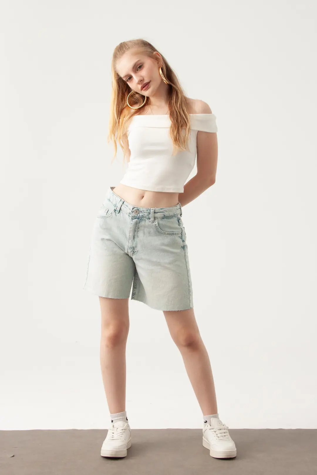 Ürün görseli: Açık Mavi Mom Denim Şort