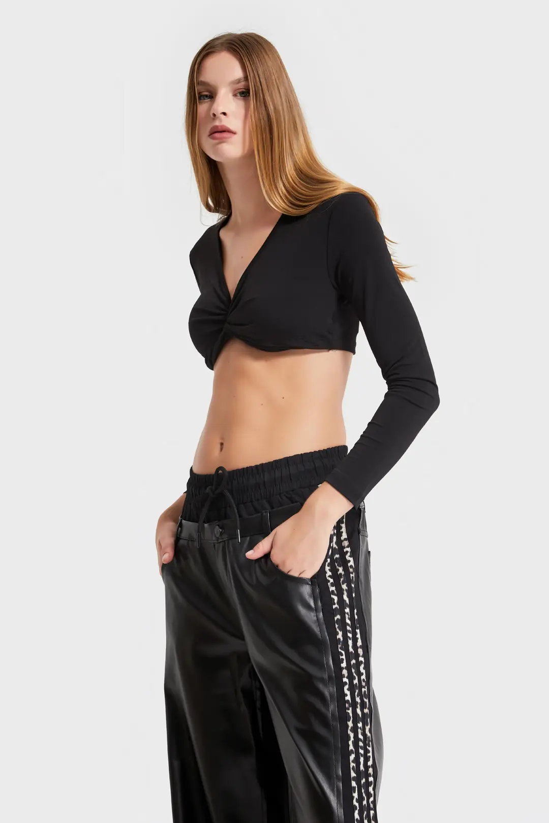 Siyah Uzun Kollu Premium Kumaş Crop-Top
