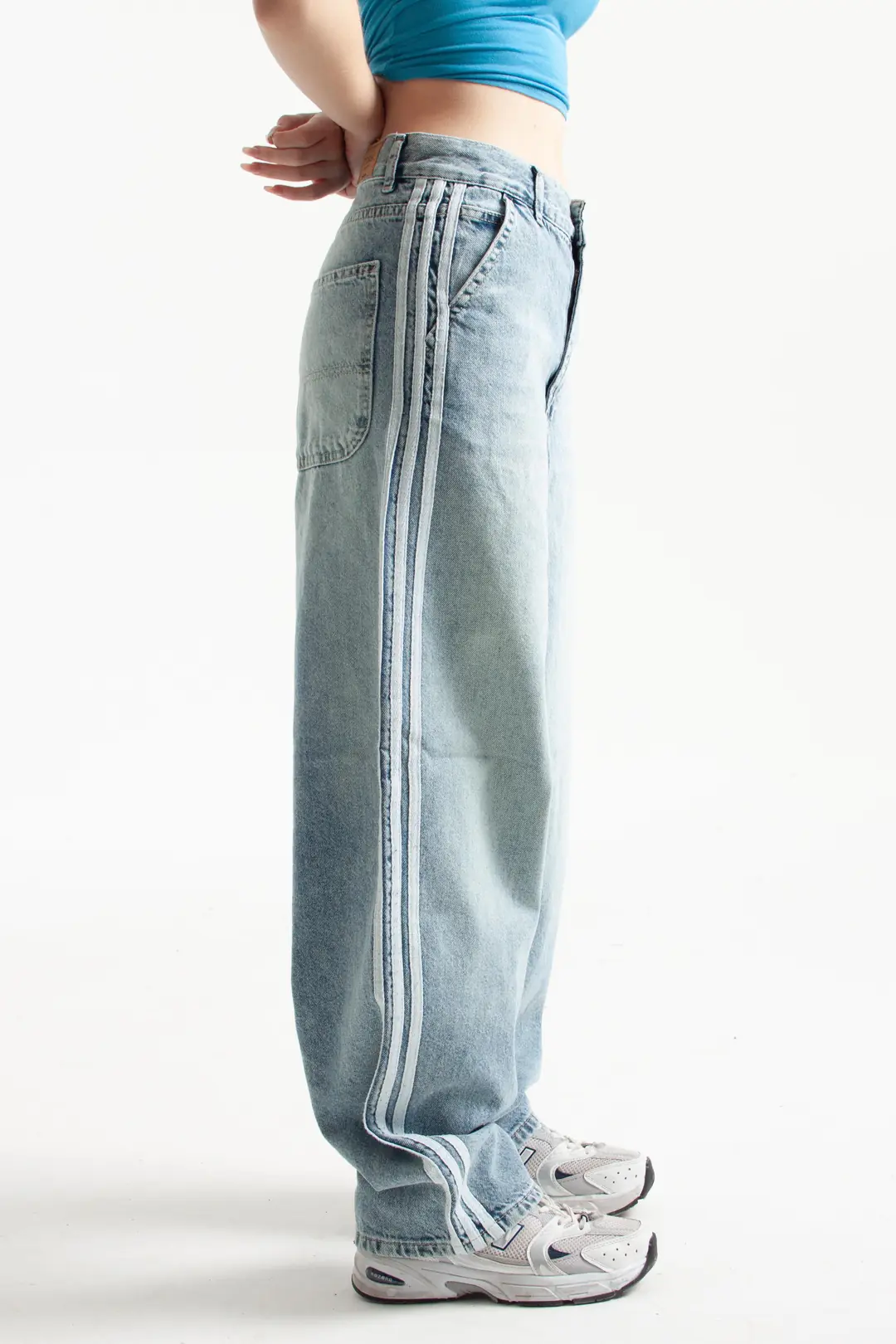 Buz Mavi Çizgi Detaylı Skater Jean