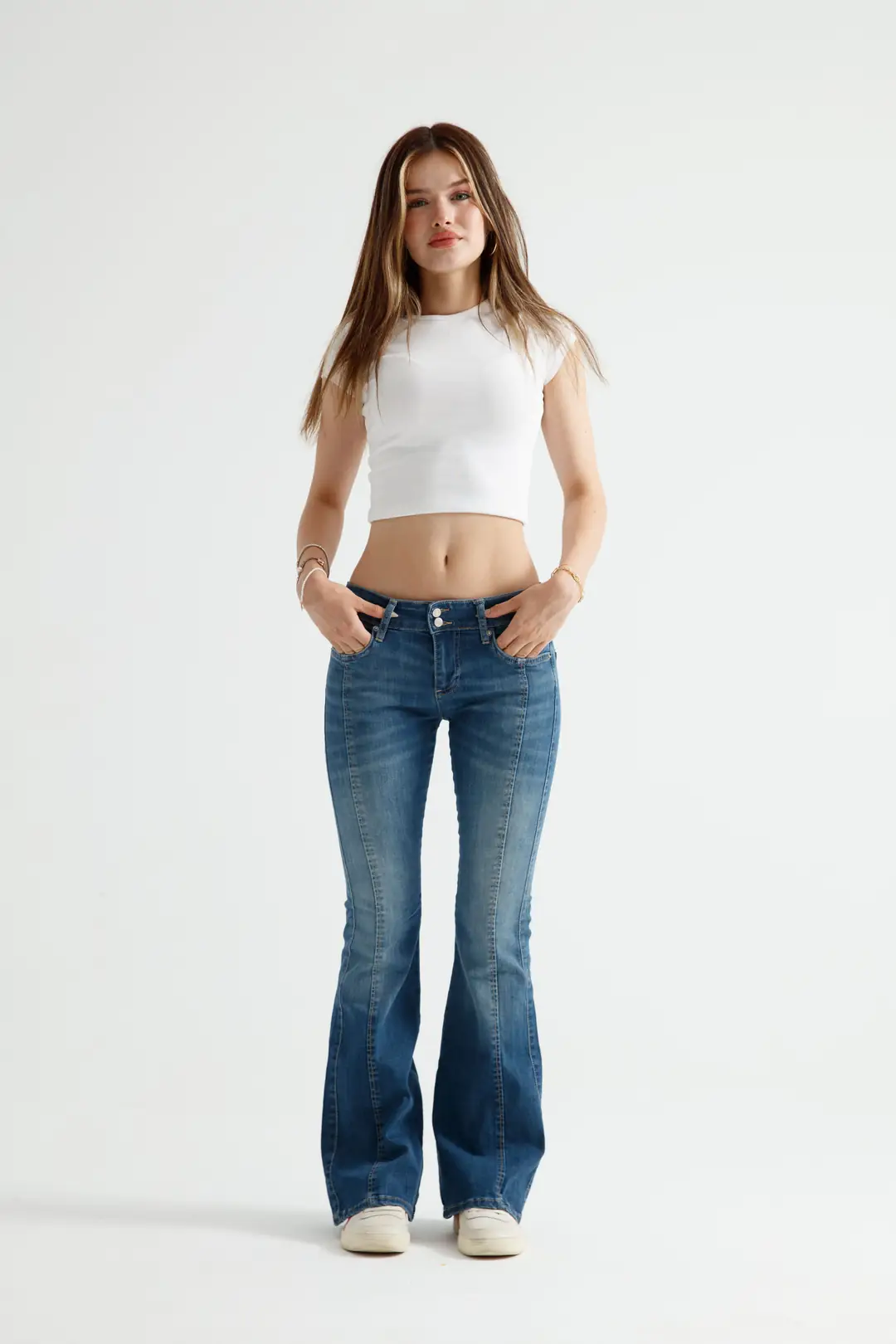 Mavi Yıkamalı Orta Bel Flare Jean