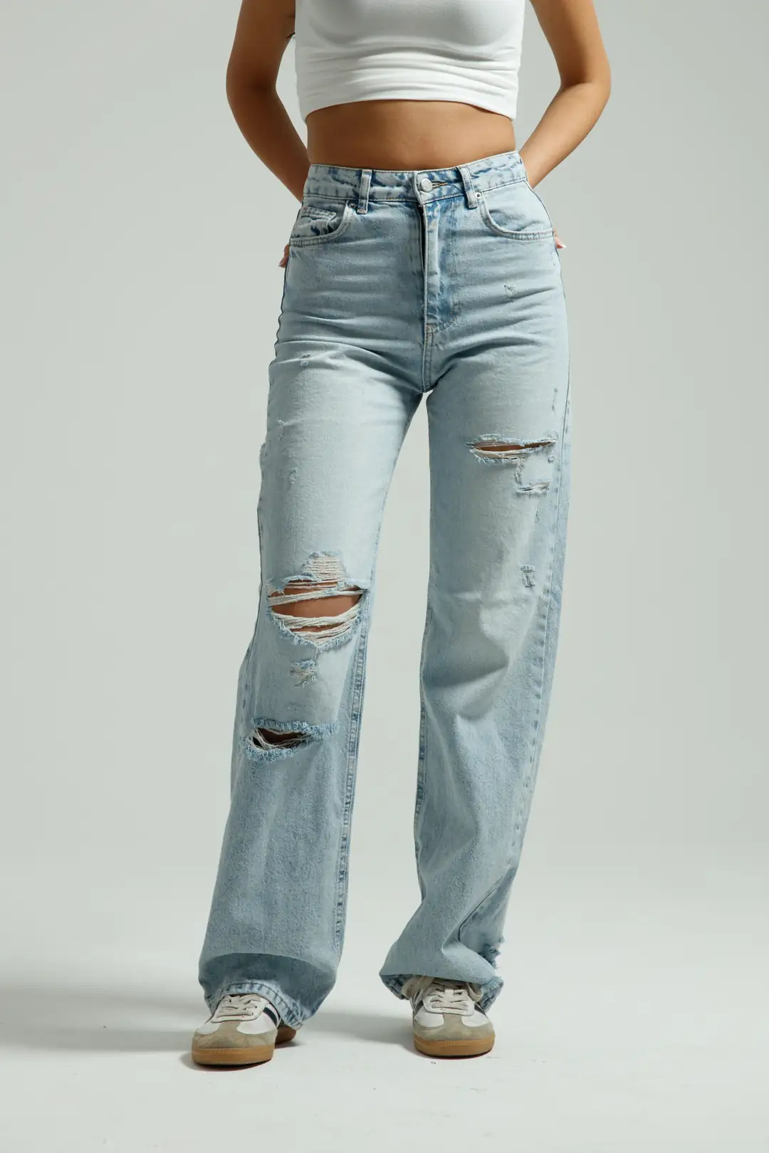 Buz Mavi Yırtıklı Straight Jean