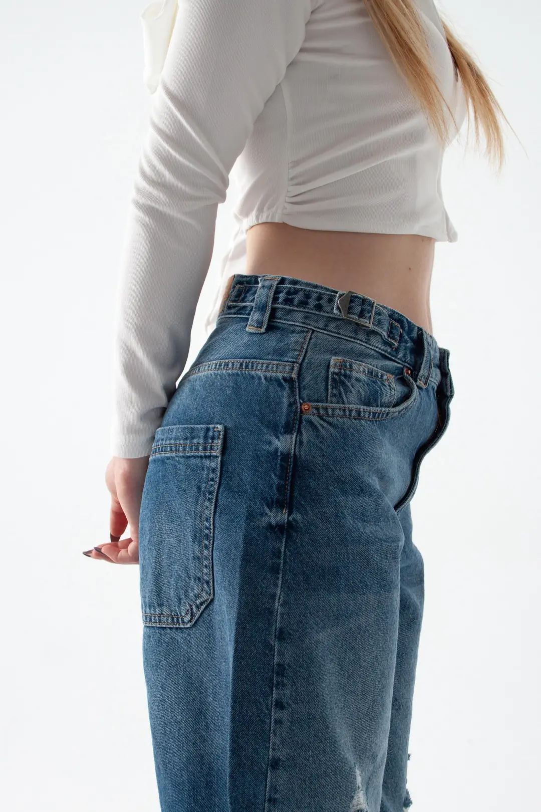 Mavi Yırtıklı Kemer Detay Wide Leg Jean