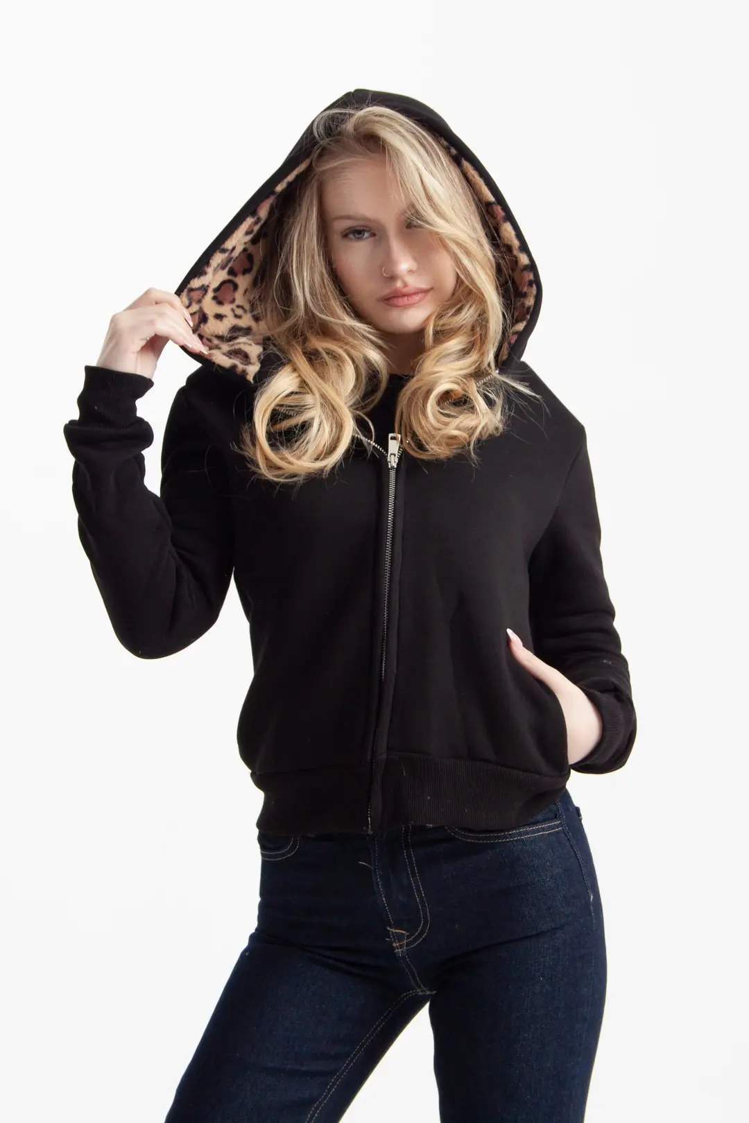 Siyah Vücuda Oturan Leoparlı Zip-Hoodie